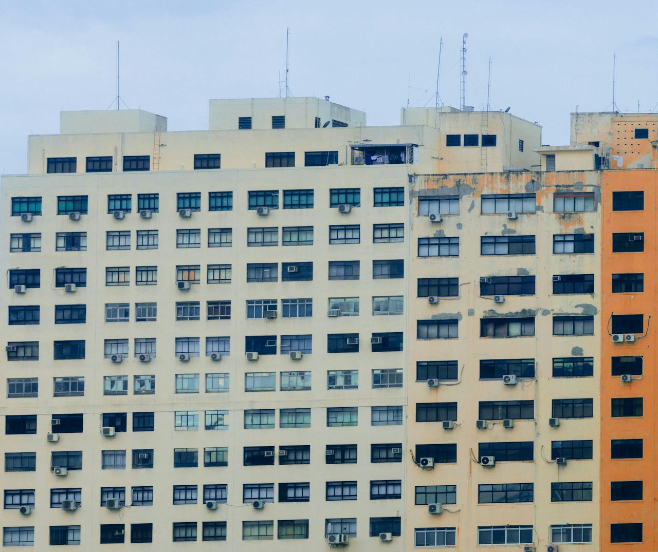 high rise apartment building